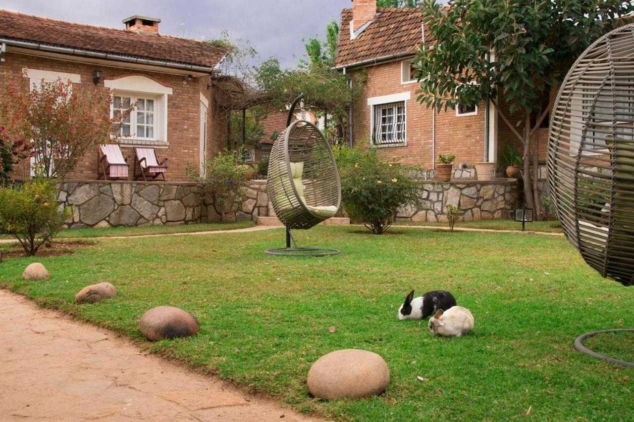 Hotel Couleur Café à Antsirabe Extérieur photo