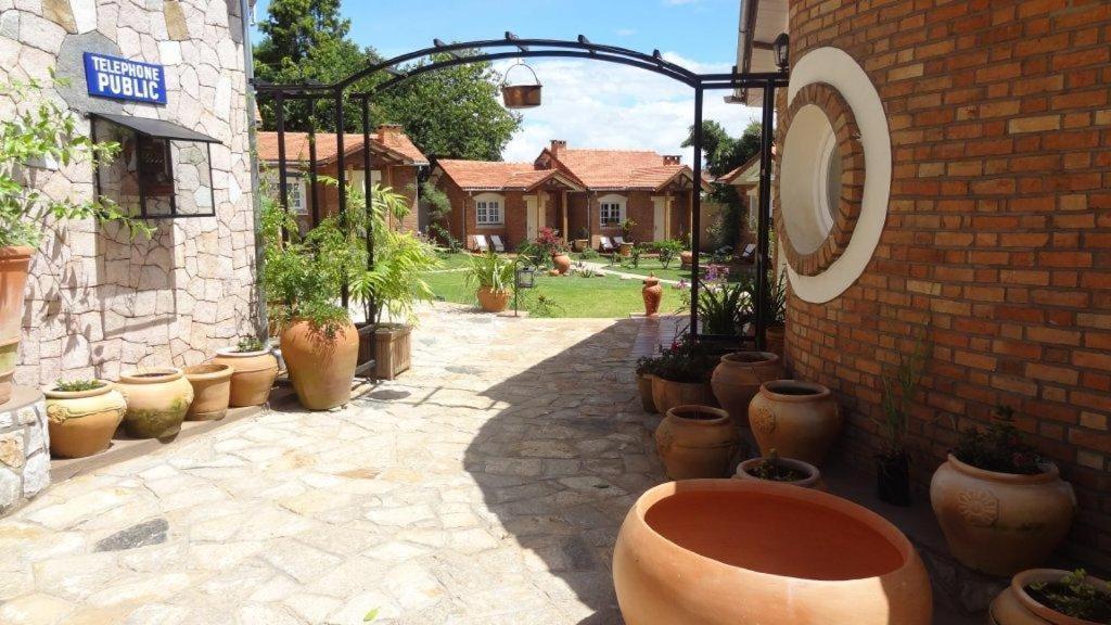 Hotel Couleur Café à Antsirabe Extérieur photo